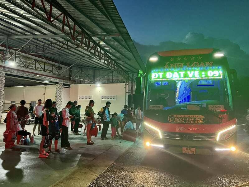 Đặt vé 12 nhà xe khách Vĩnh Châu đi Sài Gòn TPHCM