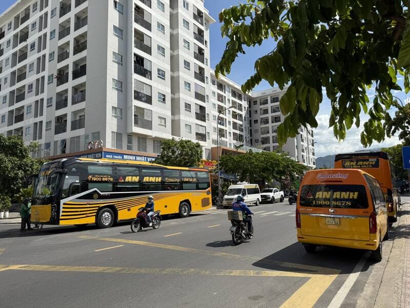 Đặt vé xe Sài Gòn đi Vĩnh Hy Hang Rái Thái An & núi Chúa