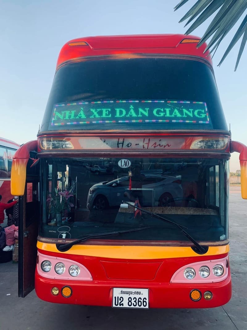 Đặt vé 5 nhà xe từ bến xe Nước Ngầm đi Lào Viêng Chăn