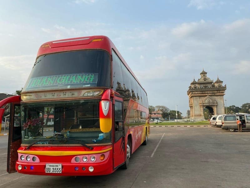 Đặt vé 5 nhà xe từ bến xe Nước Ngầm đi Lào Viêng Chăn