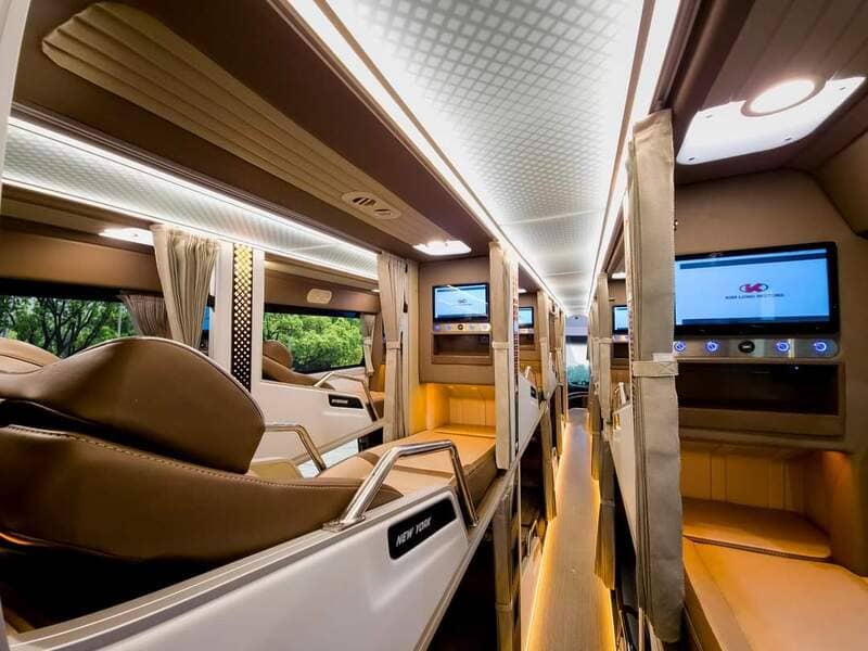 Đặt vé xe từ Sài Gòn (TPHCM) đi Dinh Thầy Thím với hãng