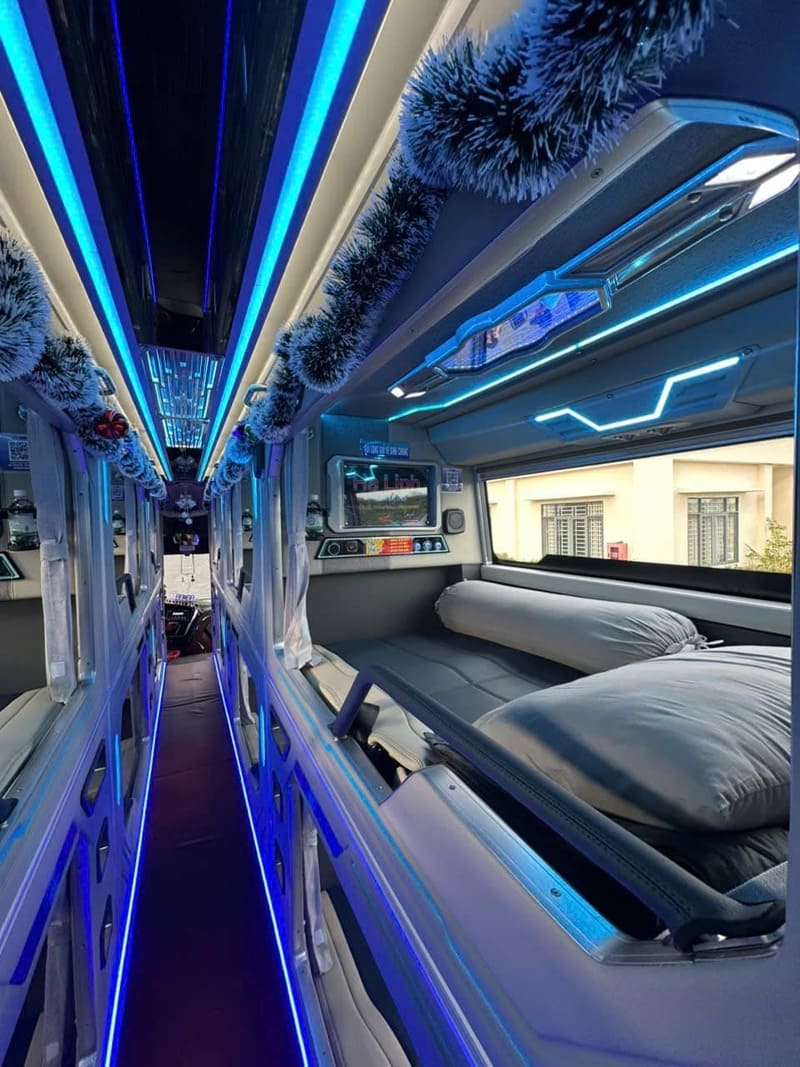 Đặt vé xe Cam Ranh đi Đà Nẵng với 13 hãng